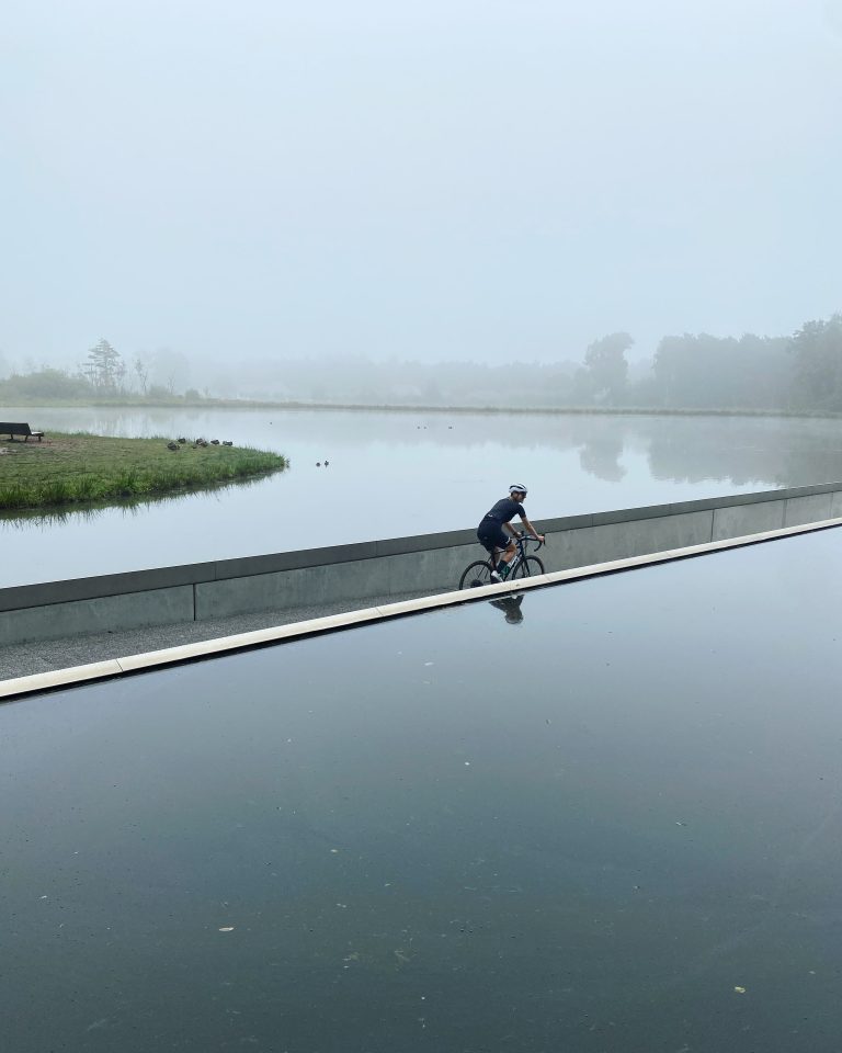 fietsen door het water